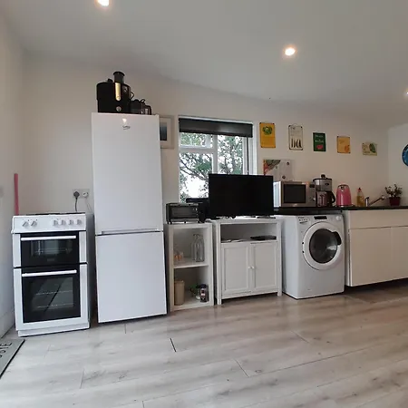 Butterfly Retreat - Private Getaway * Delvin